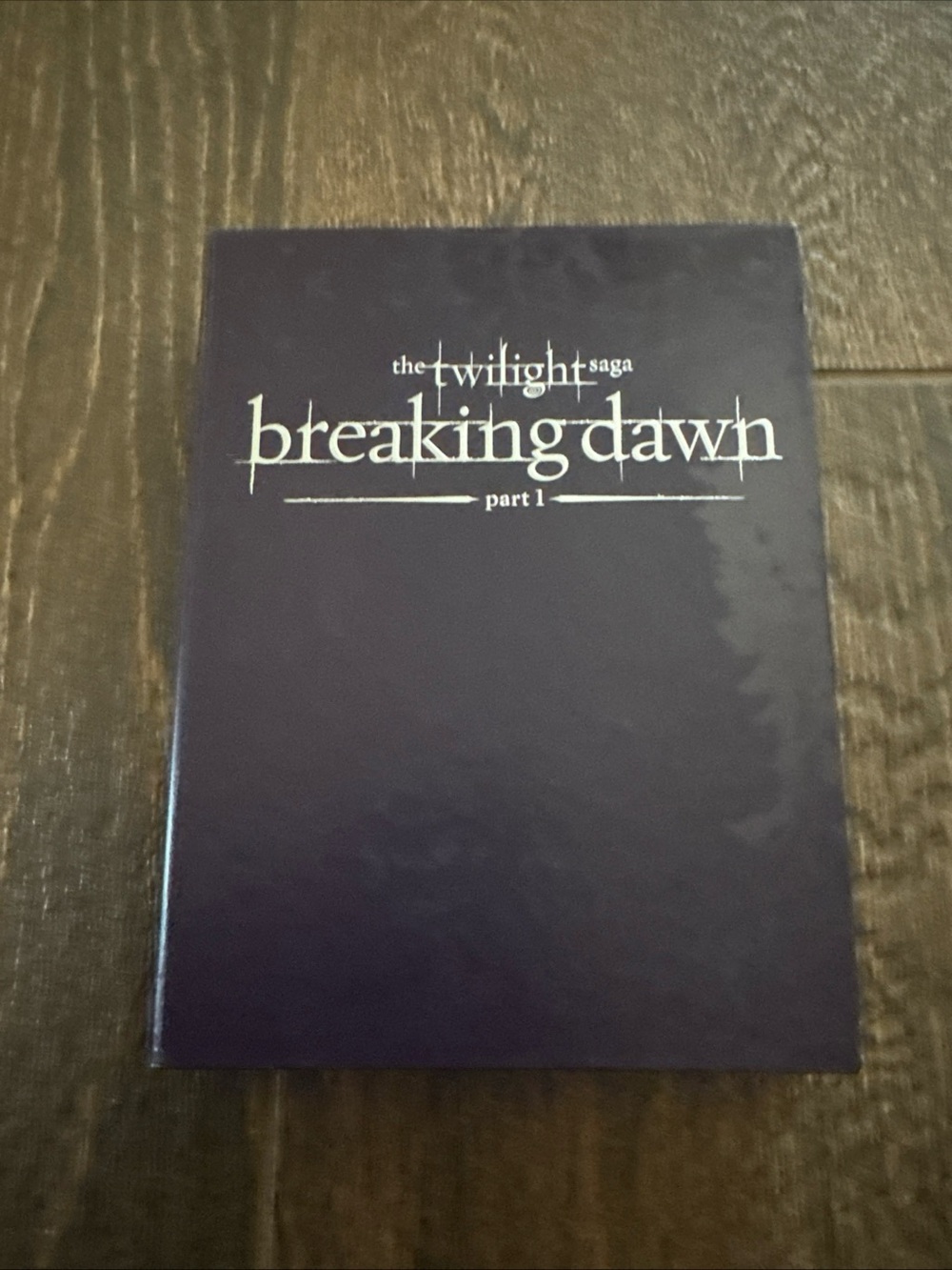 The Twilight Saga: Breaking Dawn Part 1 Collector Box - Deep Purple